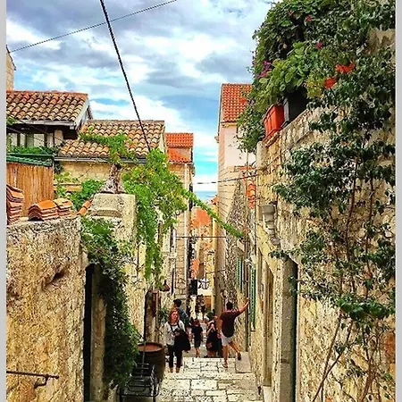 Bibic - Hvar Center Old Town Apartment